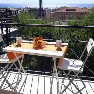 https://appartamento-lauretta.hotelitalianriviera.com